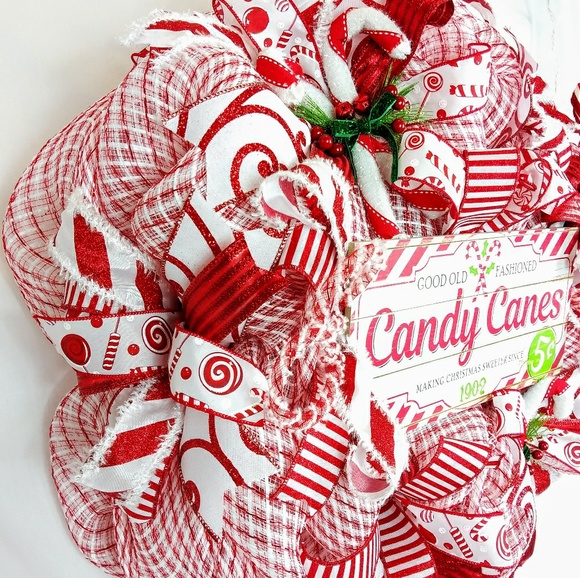 SOLD🎀Christmas Candy Cane Holiday Welcome Wreath - Picture 4 of 8